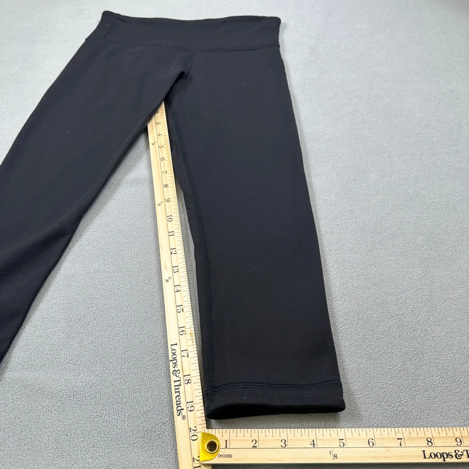 Lululemon Womens Cropped Leggings 6 Black Classic Activewear Yoga Pants Mid Gym - Image 3