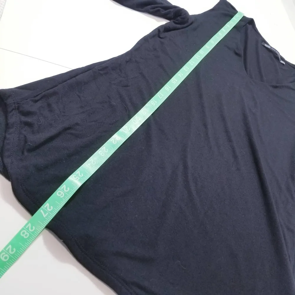 JET John Eshaya Cold Shoulder V - Image 6