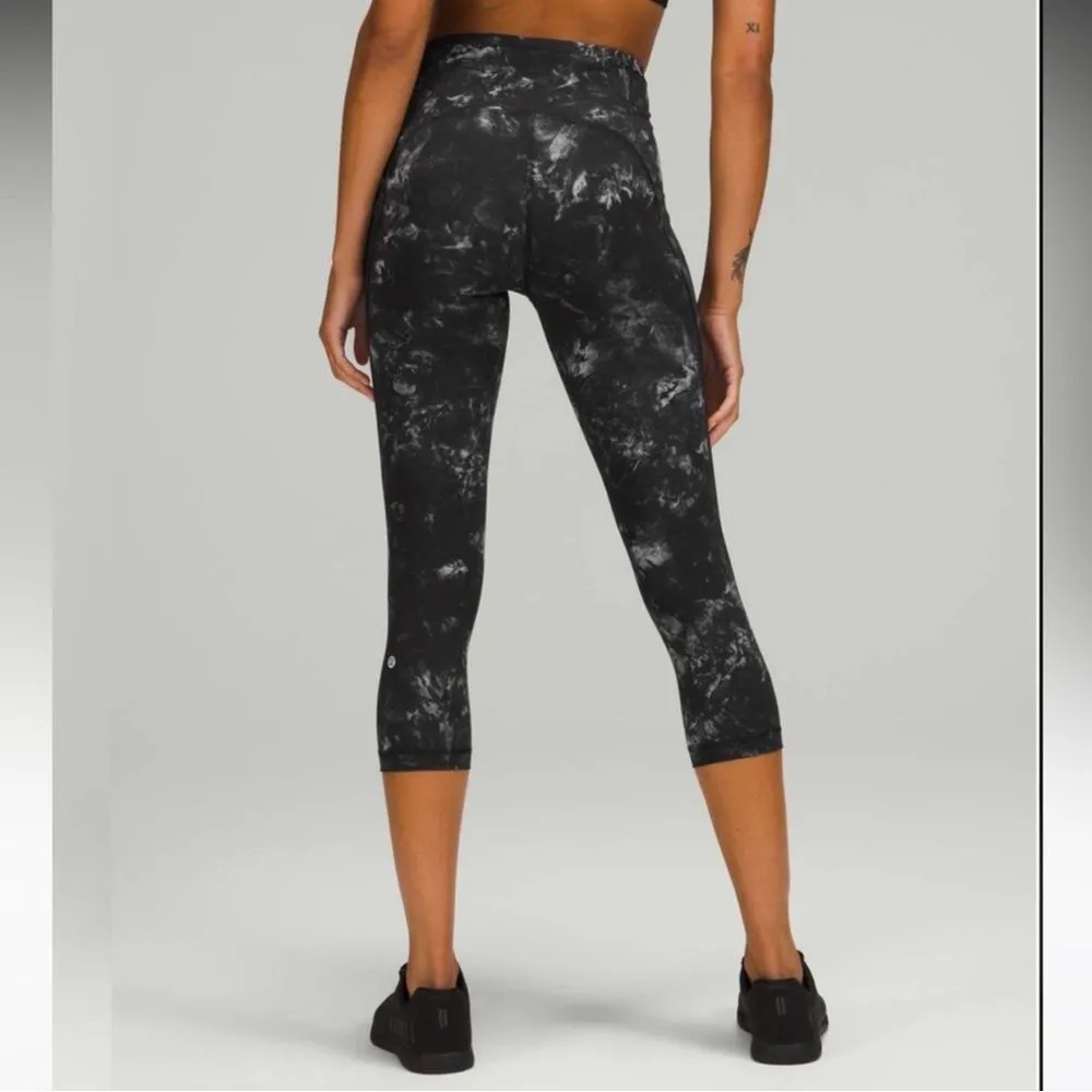 Lululemon Swift Speed High-Rise Crop 21" in Aquila Black Multi Size 20 - Image 4