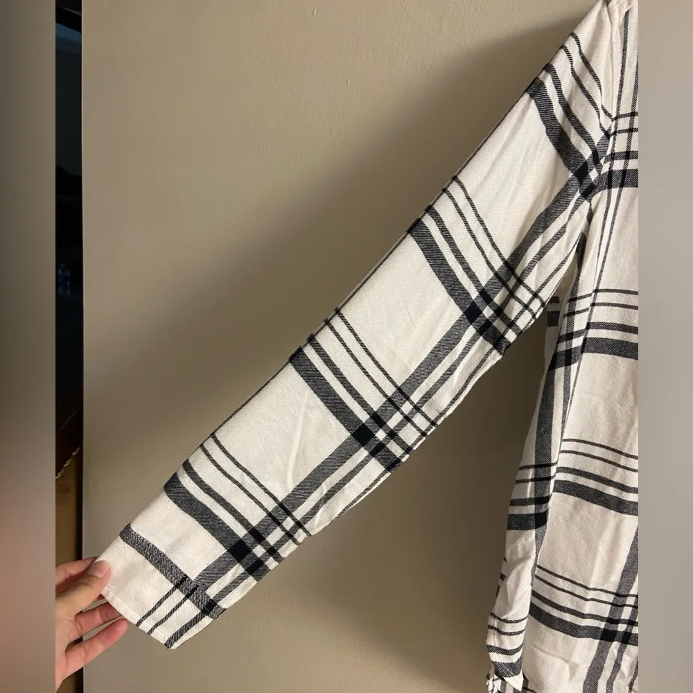 American eagle ahh mazingly soft boyfriend fit plaid flannel button up Medium - Image 4