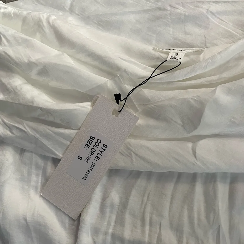 Dance & Marvel White Drapey Off The Shoulder Long Sleeve Top – Size Small (NWT) - Image 3