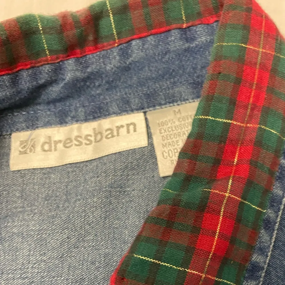 Dress Barn  Button Down Christmas lightweight Jean shirt - Image 9