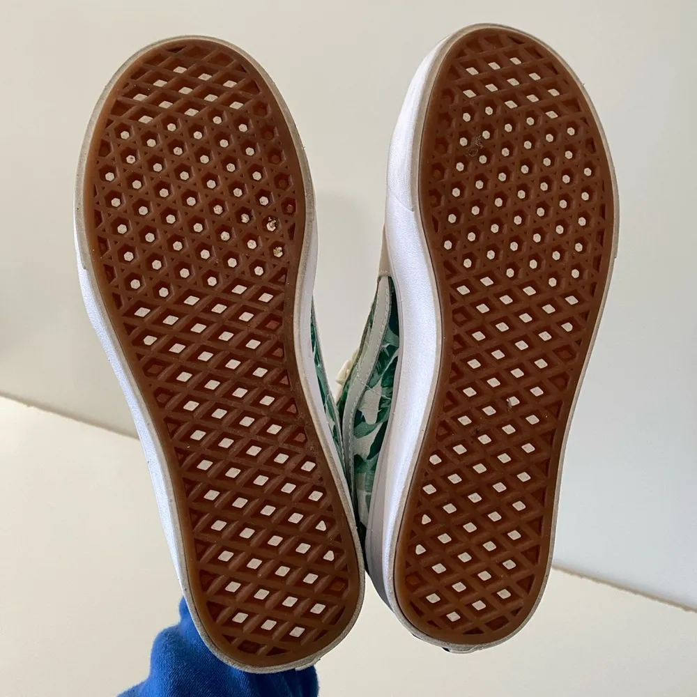 Vans Customs Skate Hi-Tops size women’s 8 Greens and White Leather - Image 7