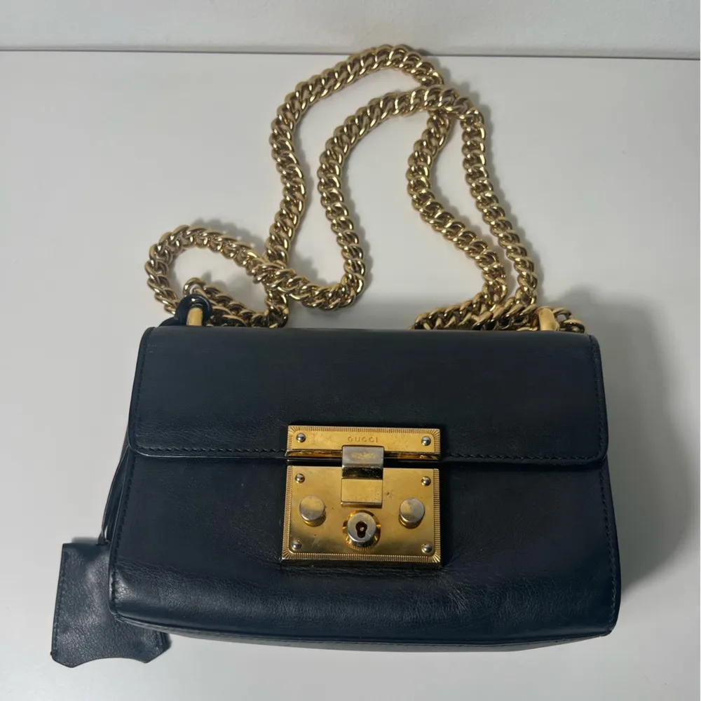 Gucci  GG Black Leather Small Padlock Shoulder Bag Purse - Image 5