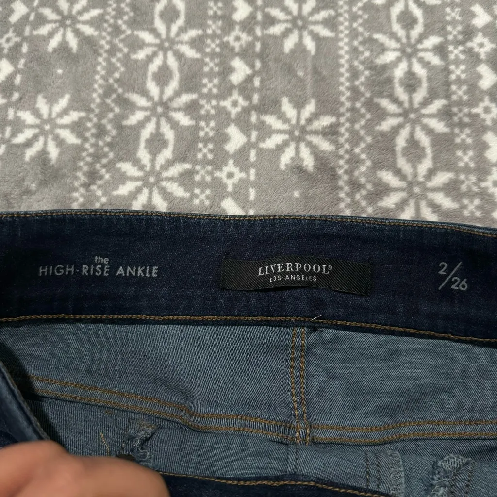 NWT Stitch Fix Liverpool‎ Farrah High Rise Pull-On Ankle Jean Griffith Dark 2/26 - Image 6