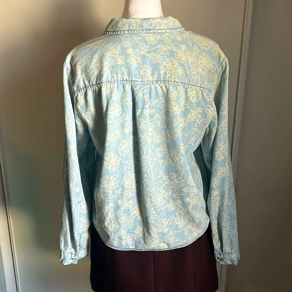 Velvet Heart Chambray Floral Print Button Down Tie Front Roll Cuff Shirt - Image 5