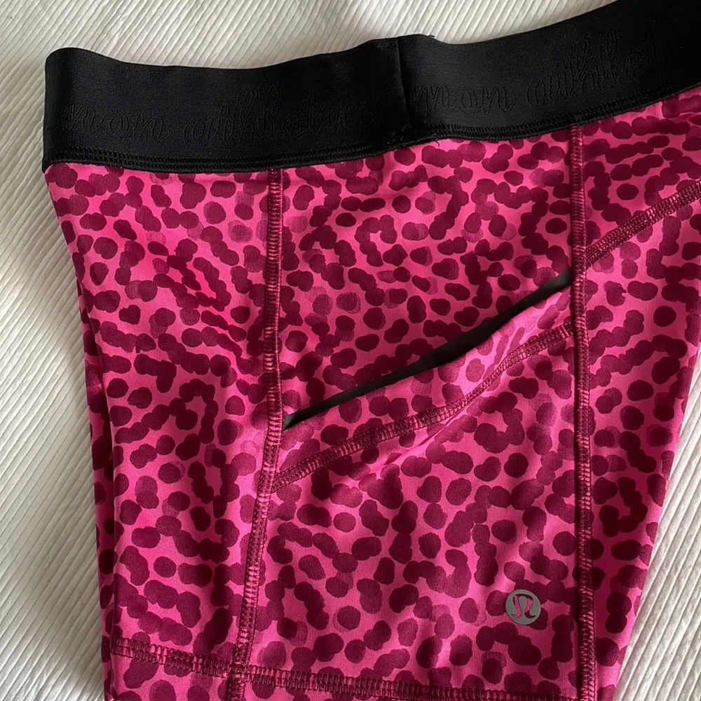 Lululemon bike shorts with side pockets 4 inch - Image 2