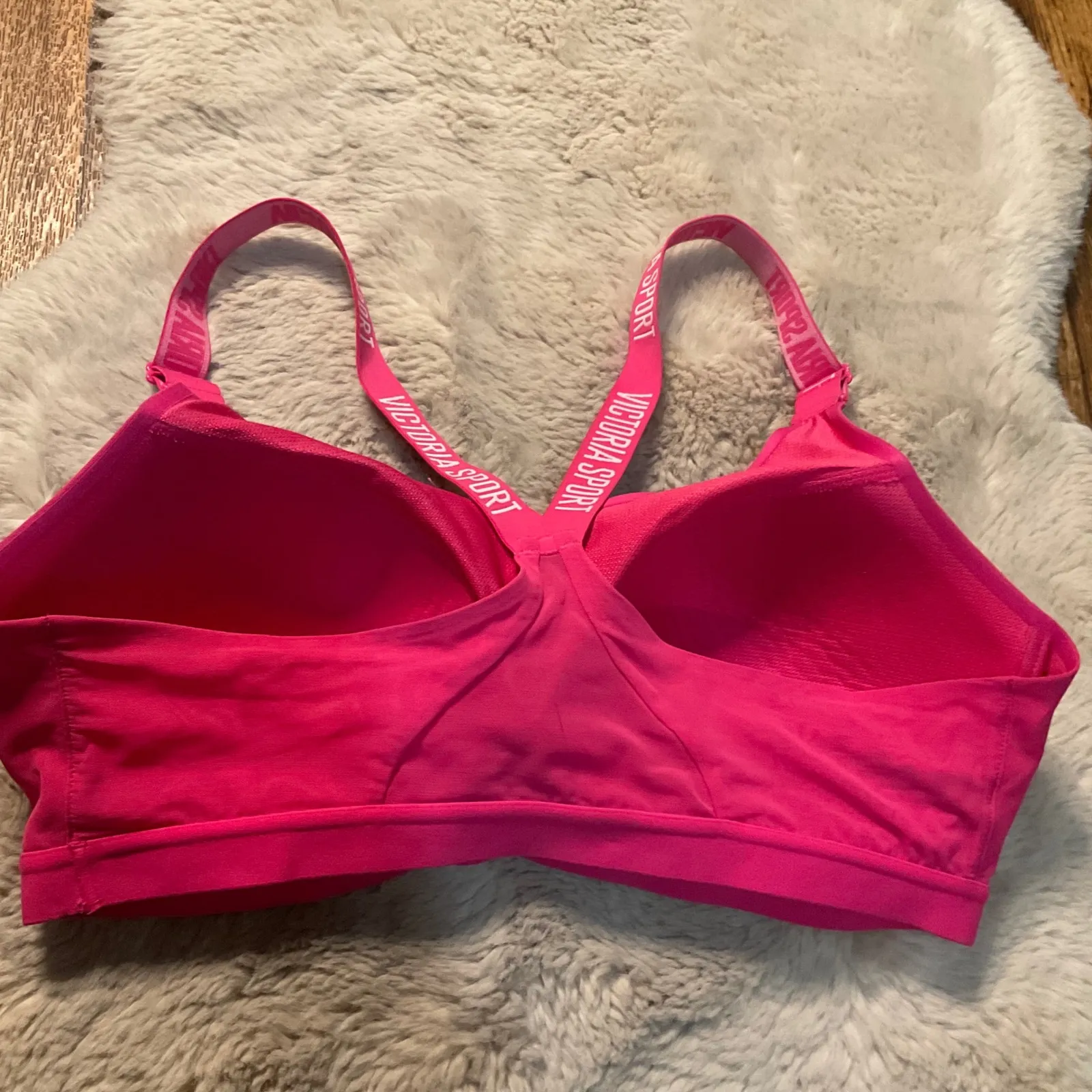 Victoria‎ Sport Bra 38D Hot Pink Mesh Back Adj Strap Incredible Lightweight - Image 3