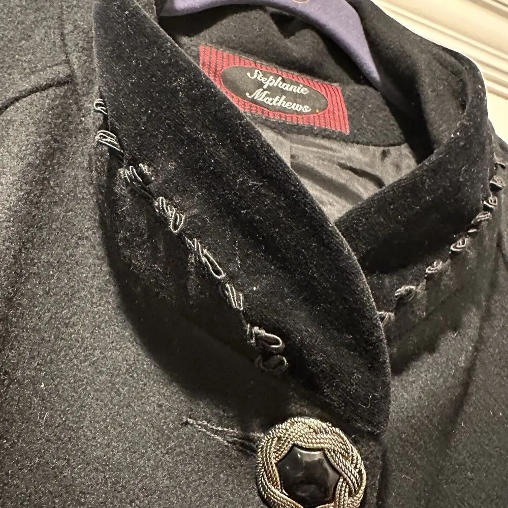 Womens Vtg Stephanie Mathews Wool Coat Velvet Trim /Big Buttons Coat Size 2x Black - Image 4