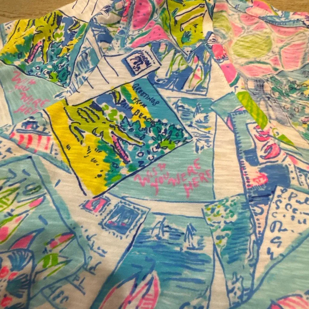 NWOT Lilly Pulitzer Etta V-Neck top in the "Pop Up Wish You Were Here" print siz - Image 3