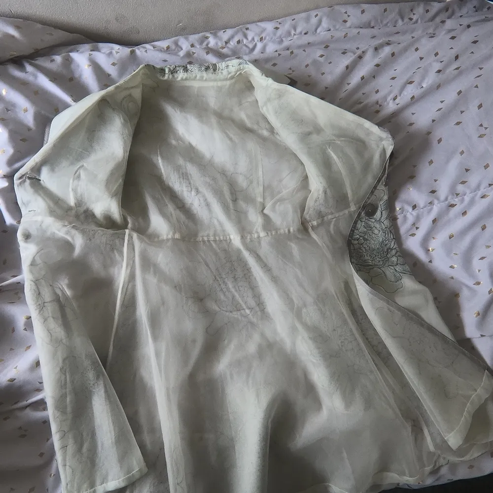 Lightweight Sheer Floral Kimono / Coverup / Wrap - Image 5