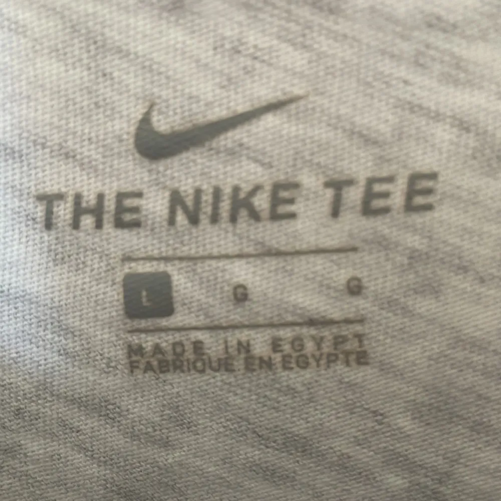 Nike Long Sleeve Gold Sparkle Logo Tee Large - Image 4