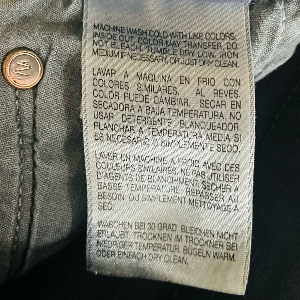 Mother High Waisted Looker jeans in the "Coffee Tea or Me" wash Blue Size 25 - Image 12