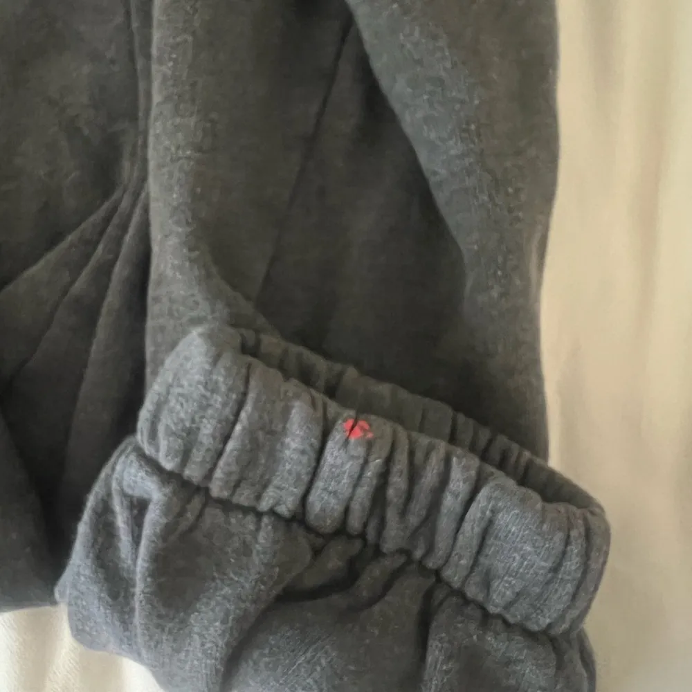 Brandy Melville dark gray Rosa sweatpants - Image 3