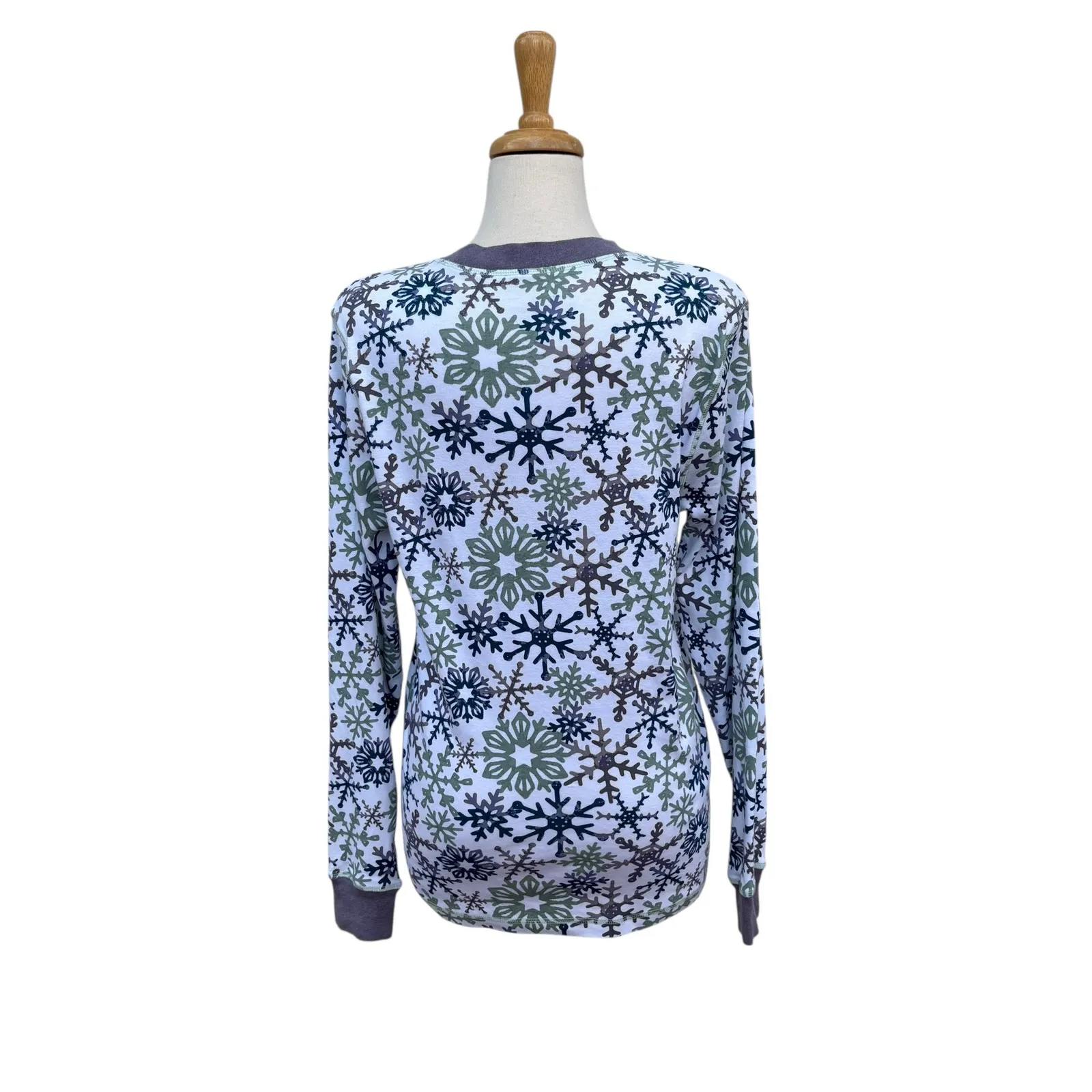 Pact Organic Cotton Pajama Top Sz M Purple Snowflakes Long Sleeve Cozy Holiday White Size M - Image 3