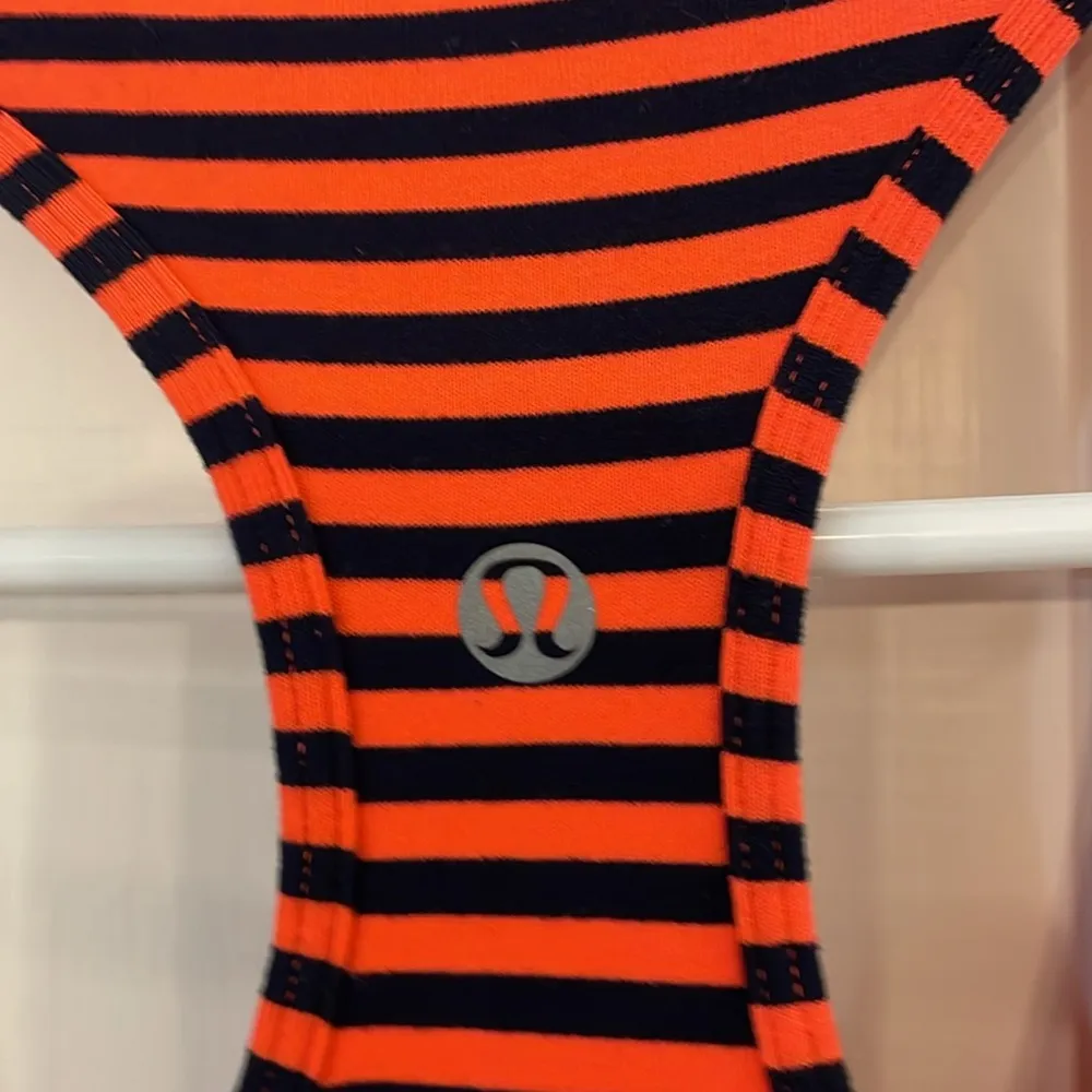 Lululemon Tank Orange Navy 8 EUC 🥰 - Image 3
