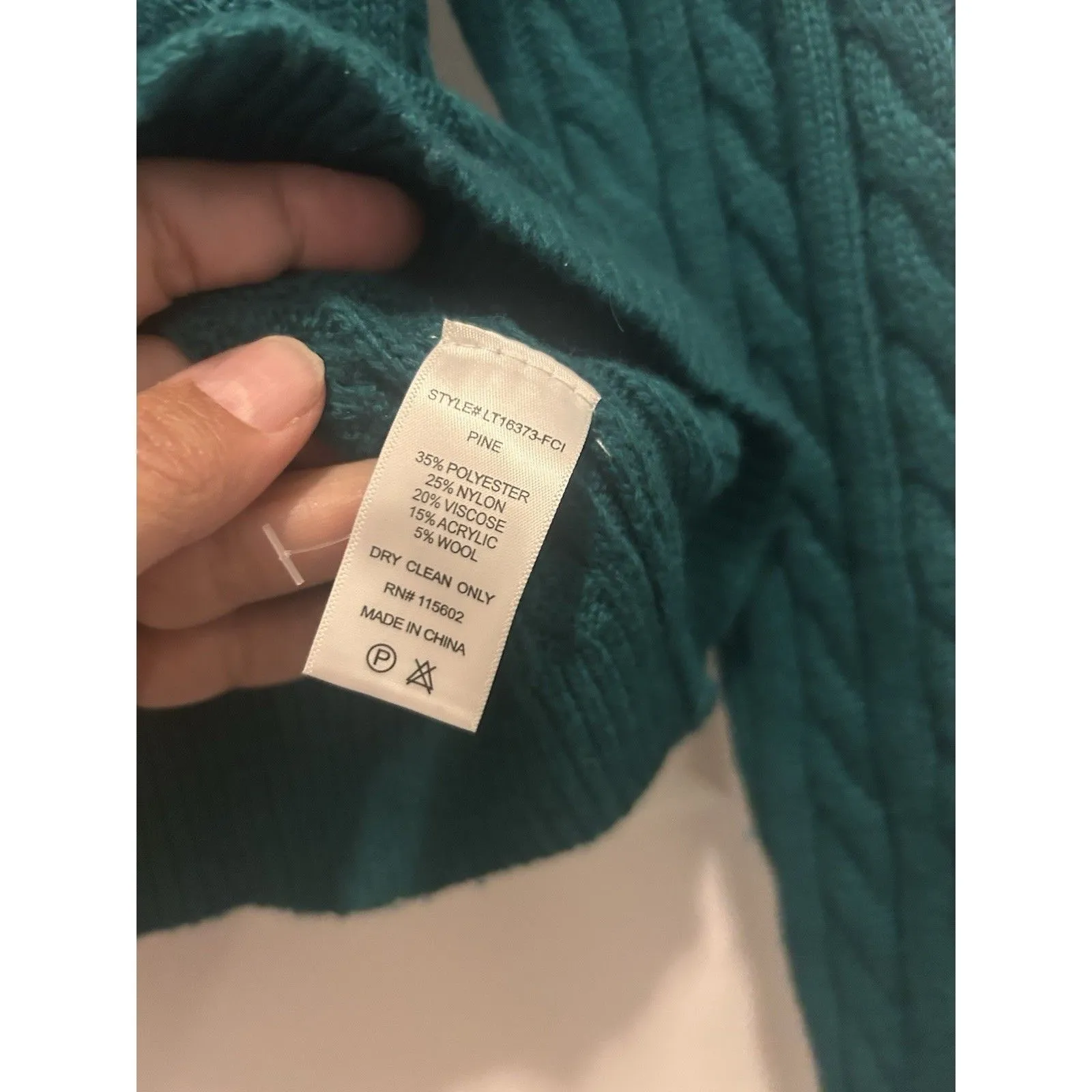 Lush Cable Knit Green Button Front Cropped Cardigan Sweater Size Small Holiday - Image 4