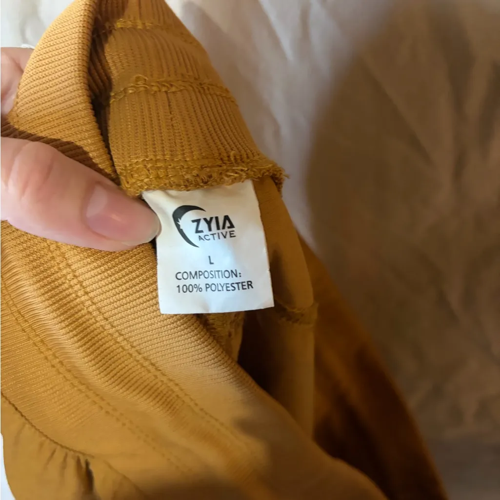 Zyia shorts - Image 3