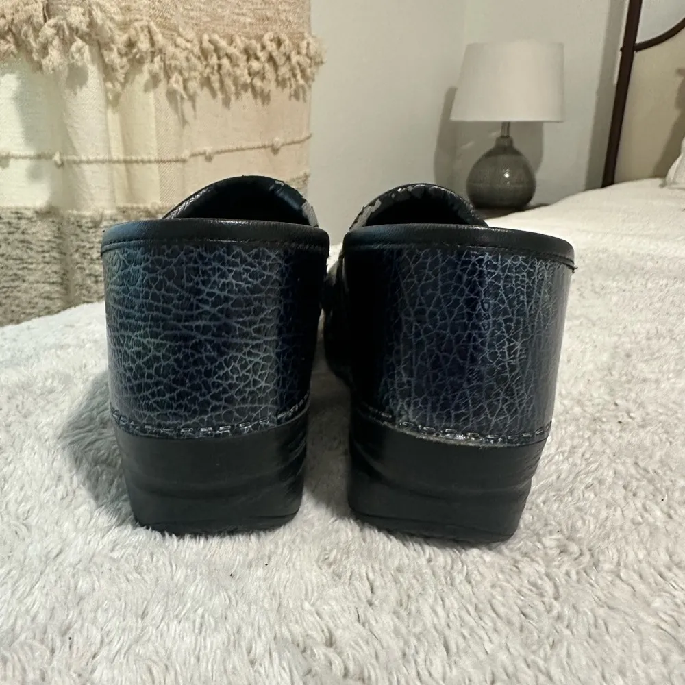 Dansko Women's 40 Professional Clog Black Silver Iridescent Crackle Slip On Shoe - Image 10