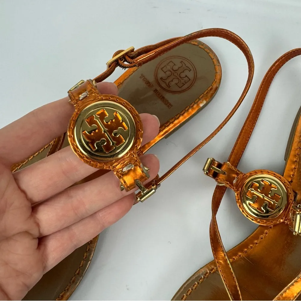 Tory Burch Ali Metallic Orange Sandals Sz 8 Strappy Logo Thong Flats - Image 9