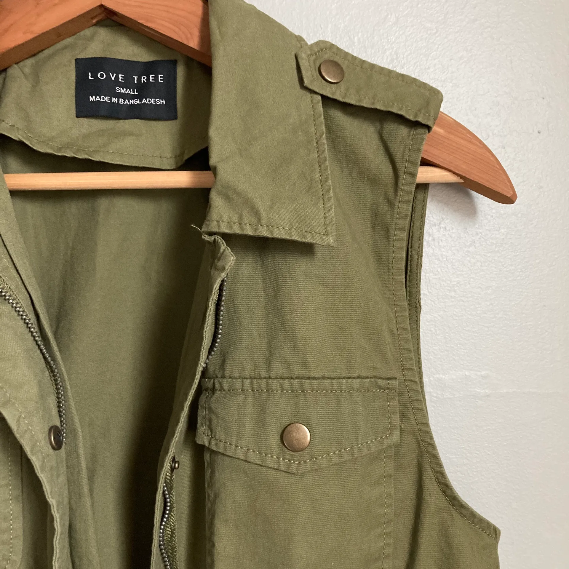 Love Tree Army Green Utility Vest - Image 3