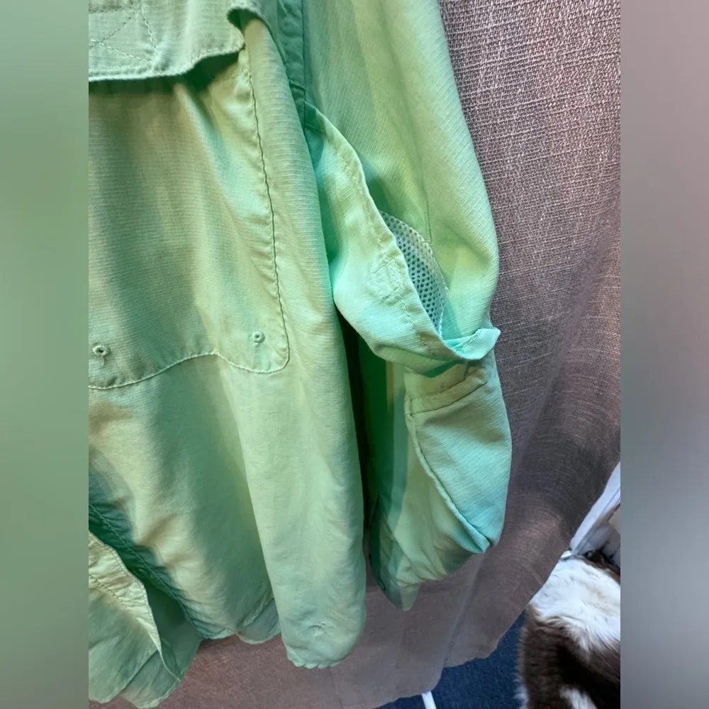 Women’s size medium Columbia long sleeve button down shirt light green - Image 6