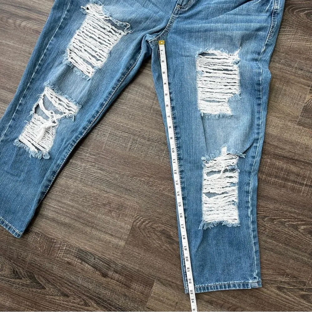 Mudd Distressed Crop Jeans Sz 11 - Image 7