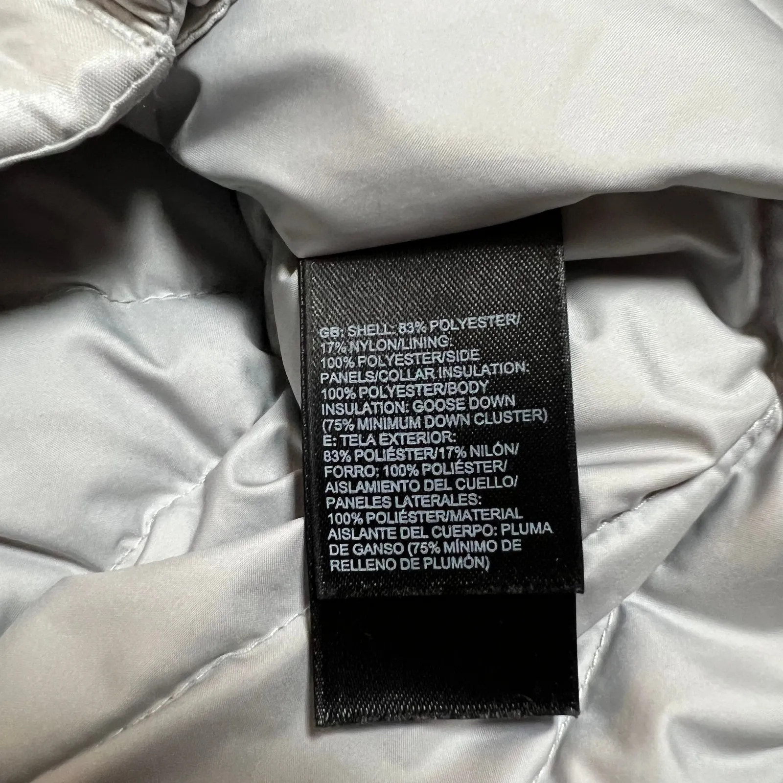 The North Face Women's 550 Fill Goose Down Nylon Quilted Puffer Vest Size Small - Image 7