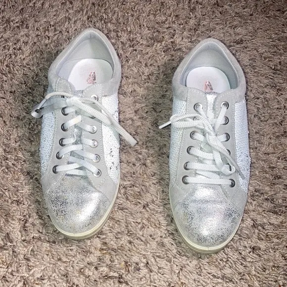 White, Silver, Gray, Sequence, Hush Puppies Sneakers Made in Italy Size 36 - Image 1