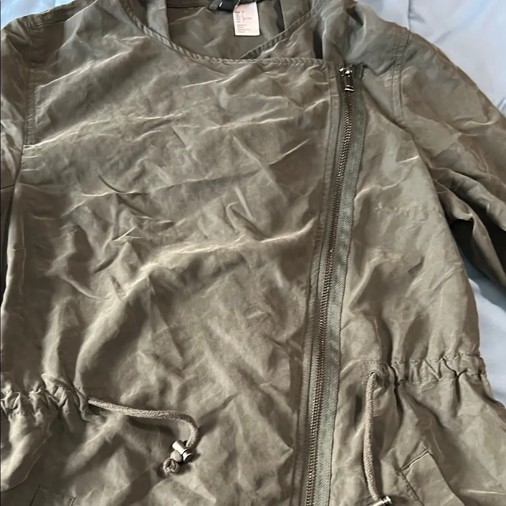 H&M Green Bomber Jacket with Hood and Drawstring Waist - Image 2