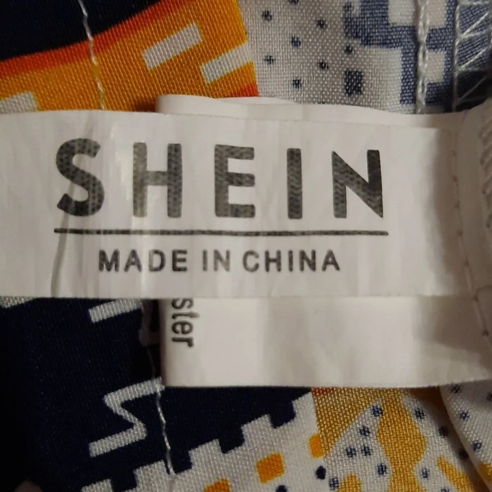 Shein Sleeveless Romper Medium - Image 4