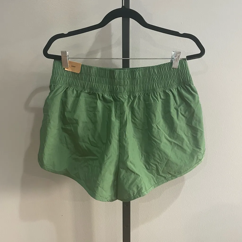 NWT Victoria's Secret Pink Active Green Shorts Size Large - Image 2