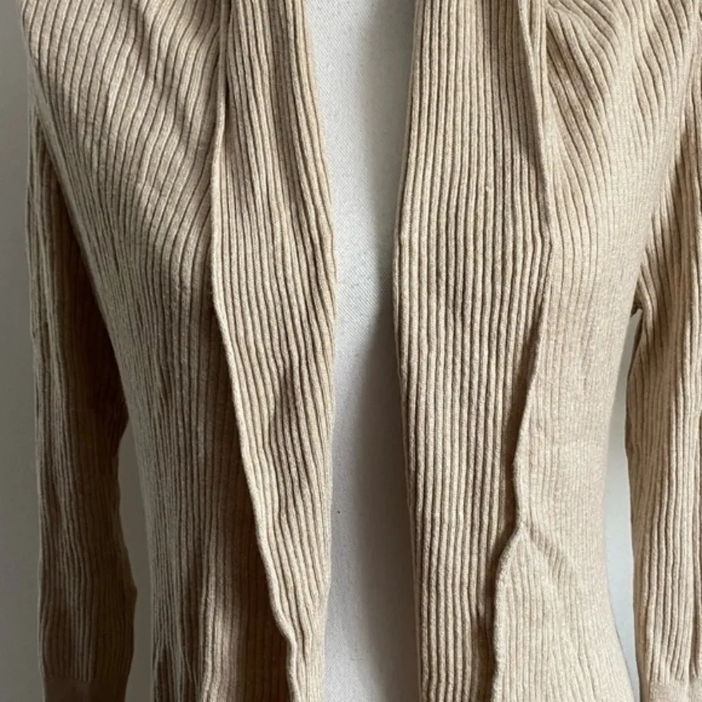 Leith  • Cream Oatmeal Colored Ribbed Cardigan - Image 16