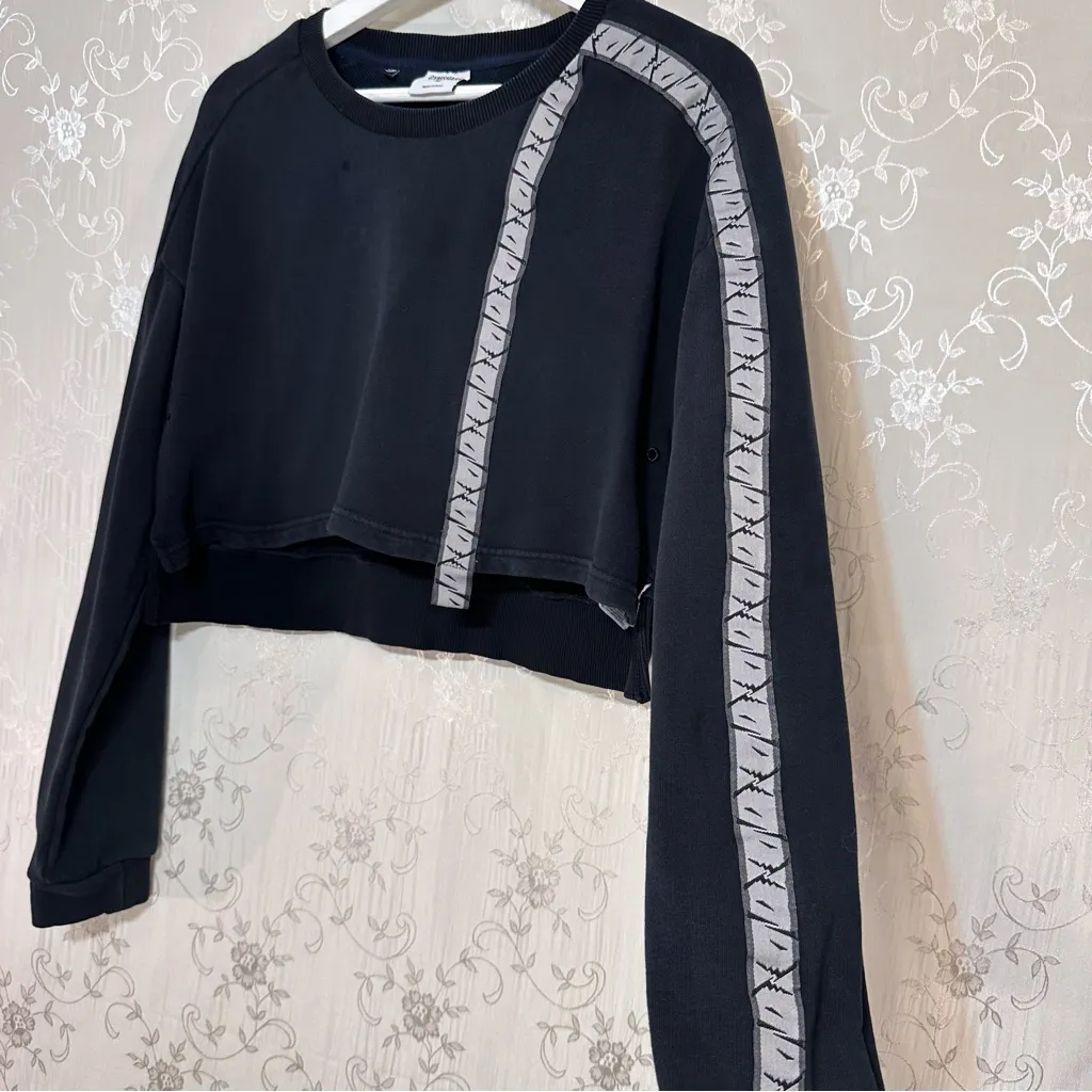 Gymshark Crop Pullover Schwarz 24/7 Cropped Black Crewneck Medium - Image 3