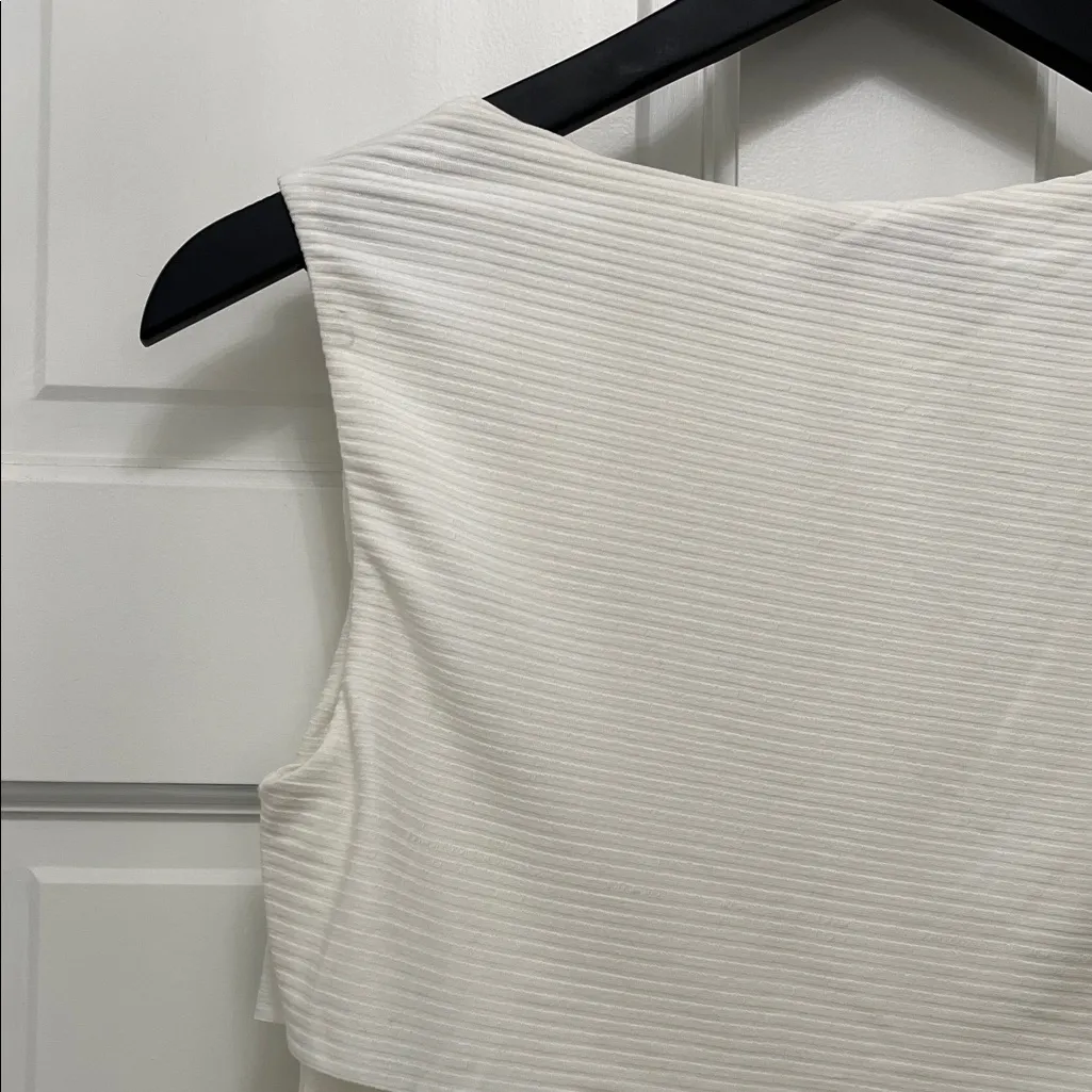 Bailey / 44 White Fitted Asymmetrical Layered Sleeveless Blouse - Size Medium - Image 10