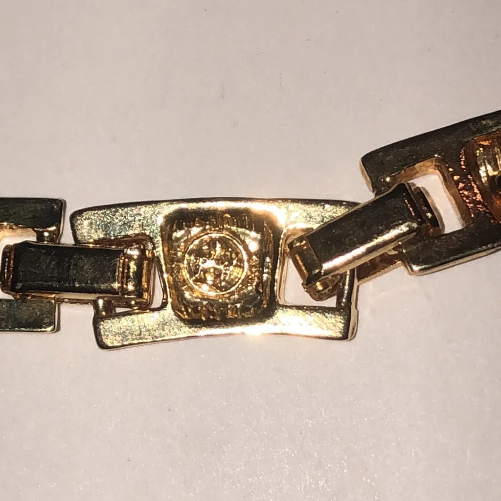 Angel Brand Black Enamel and Gold Tone Retro Necklace - Image 4