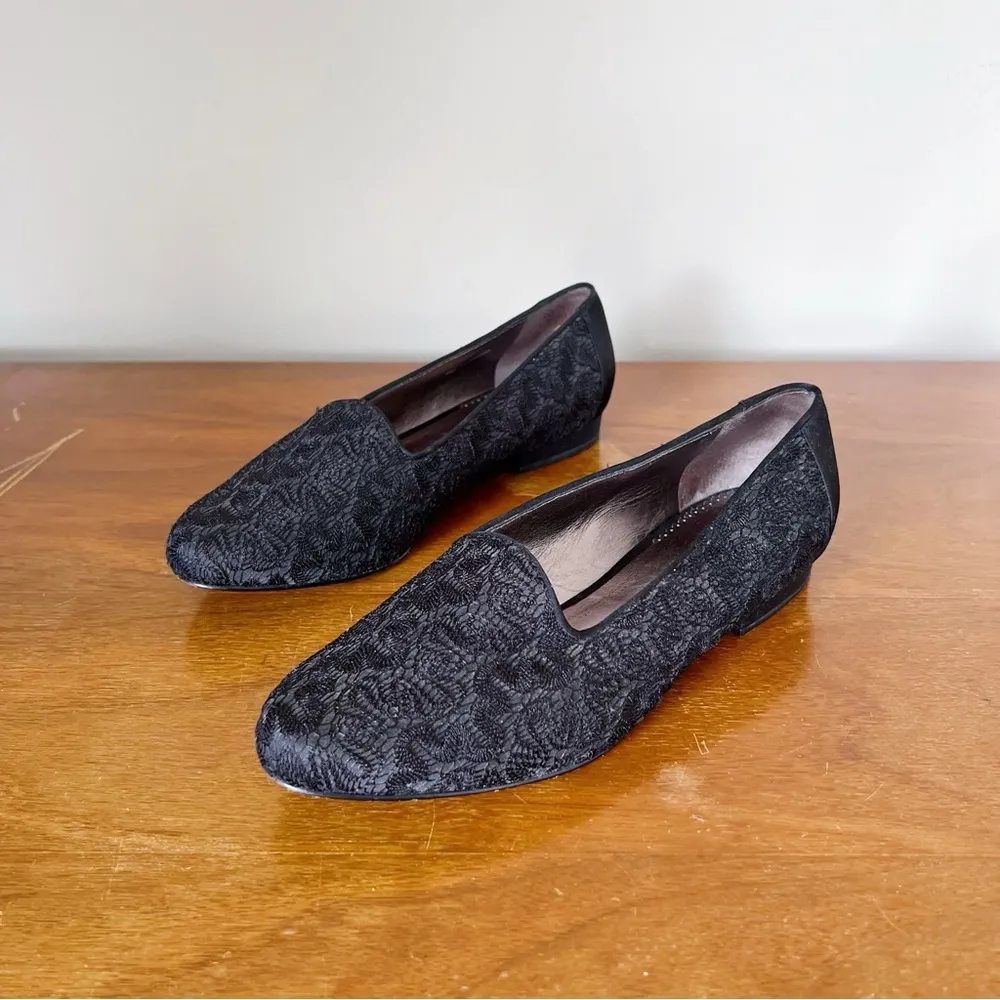 vintage • Trotters 90s black lace loafers flats slip ons smoking slippers Size 8 - Image 10