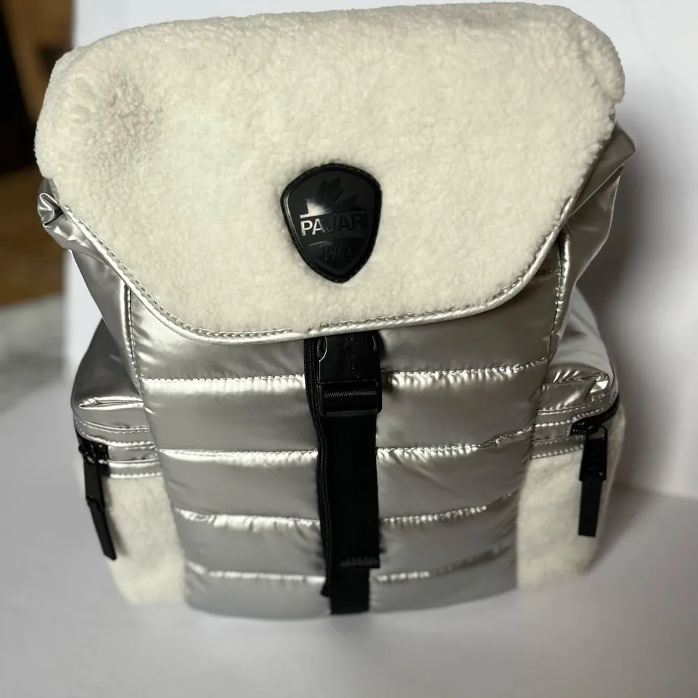 Pajar Large Silver Shearling
Puffy Backpack Gray - Image 7