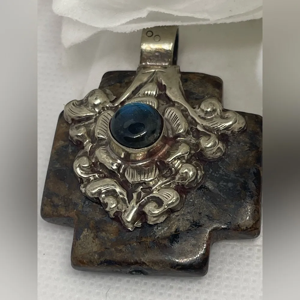 Agate with Laborite pendant from India. Slip on to your favorite necklace! - Image 3