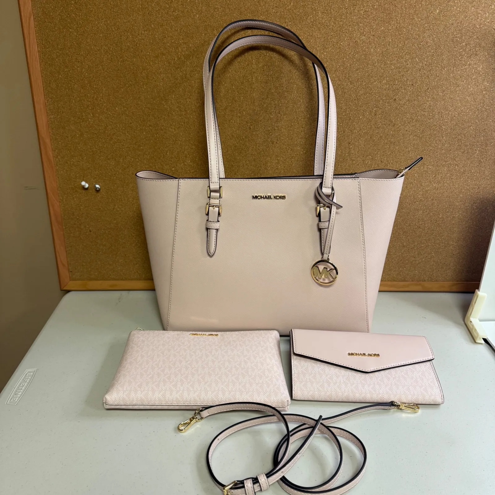 New Michael Kors Charlotte Large Saffiano Leather 3-in-1 Tote Bag, purse, clutch - Image 2