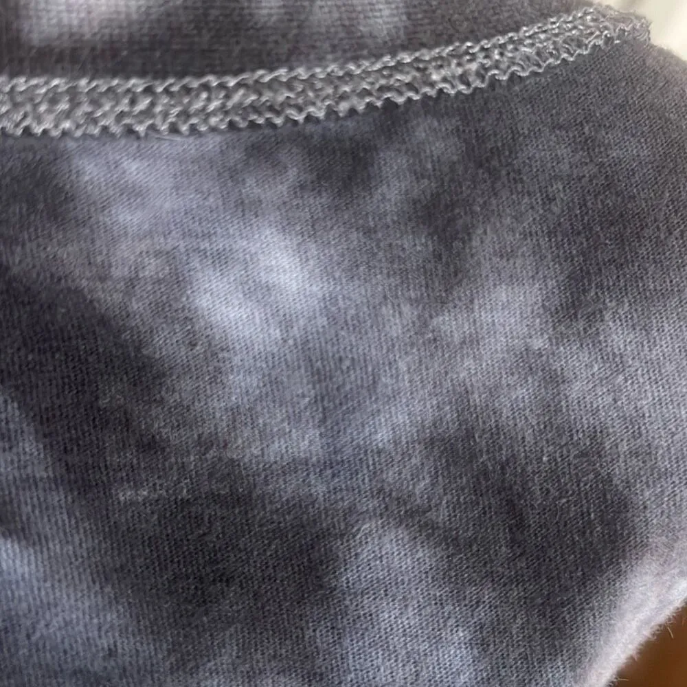 ✨Vans Sweeper Cropped Sz Medium Tee in Women – Black✨ - Image 7