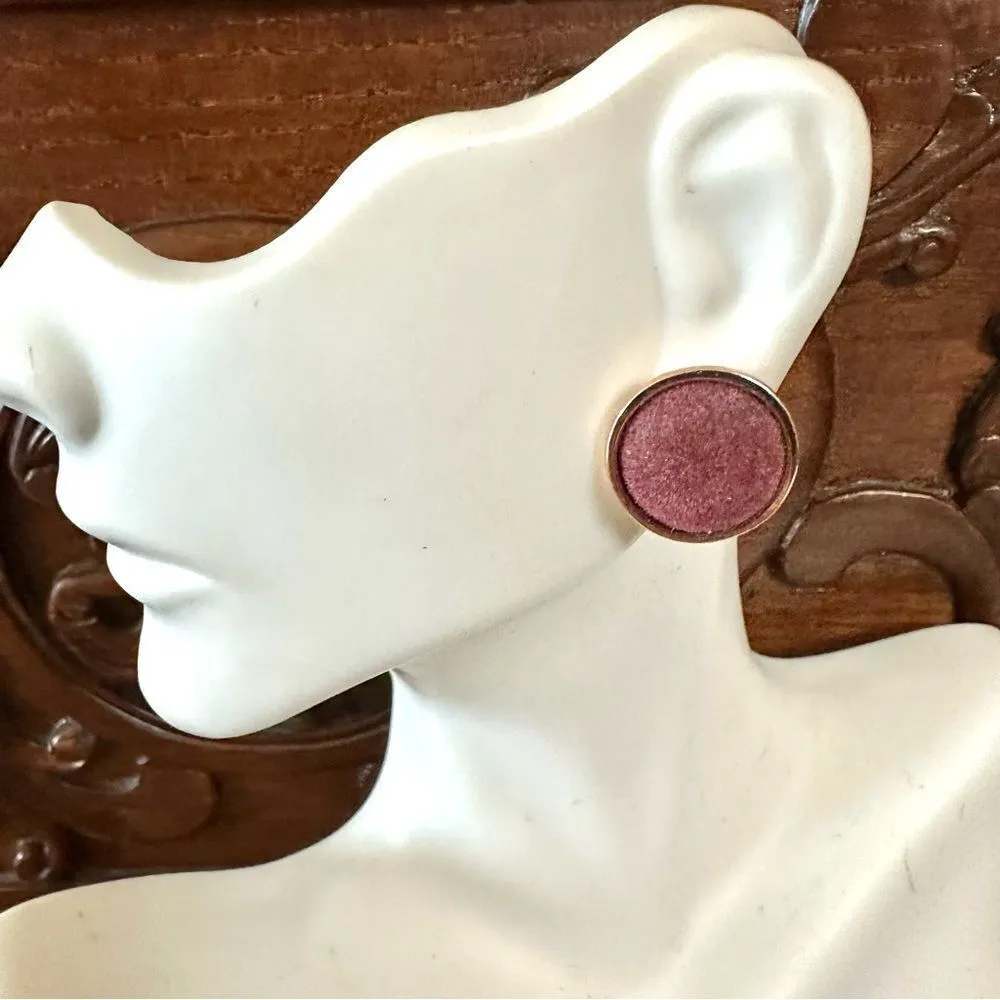 Avon purple velvet stud earrings - Image 4