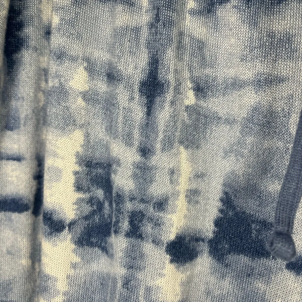 Lucky Brand Women’s Large Blue and White Tie Dye Pajamas Pants with tie. - Image 3