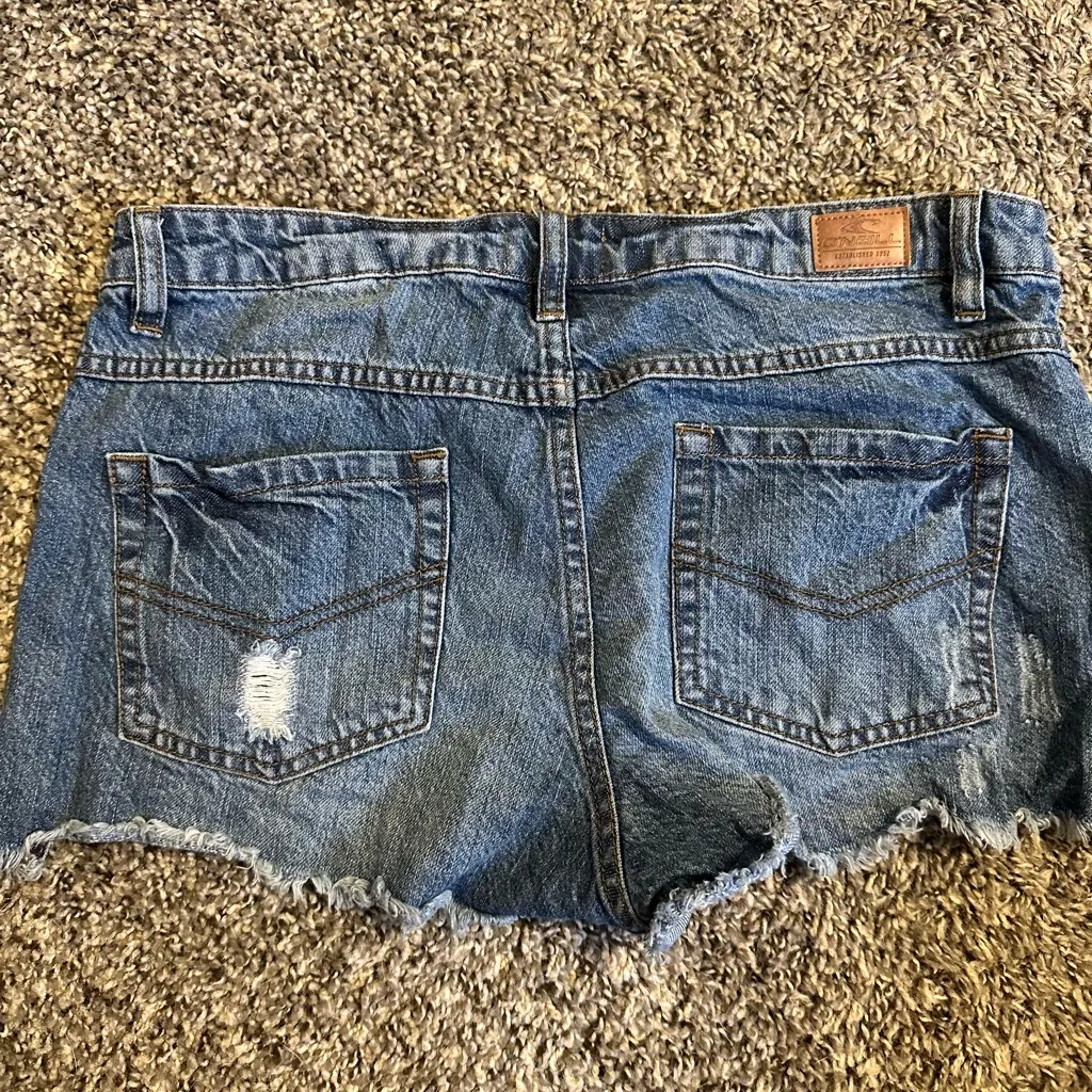 O'Neill Frayed Hem Blue Jean Shorts - Image 4