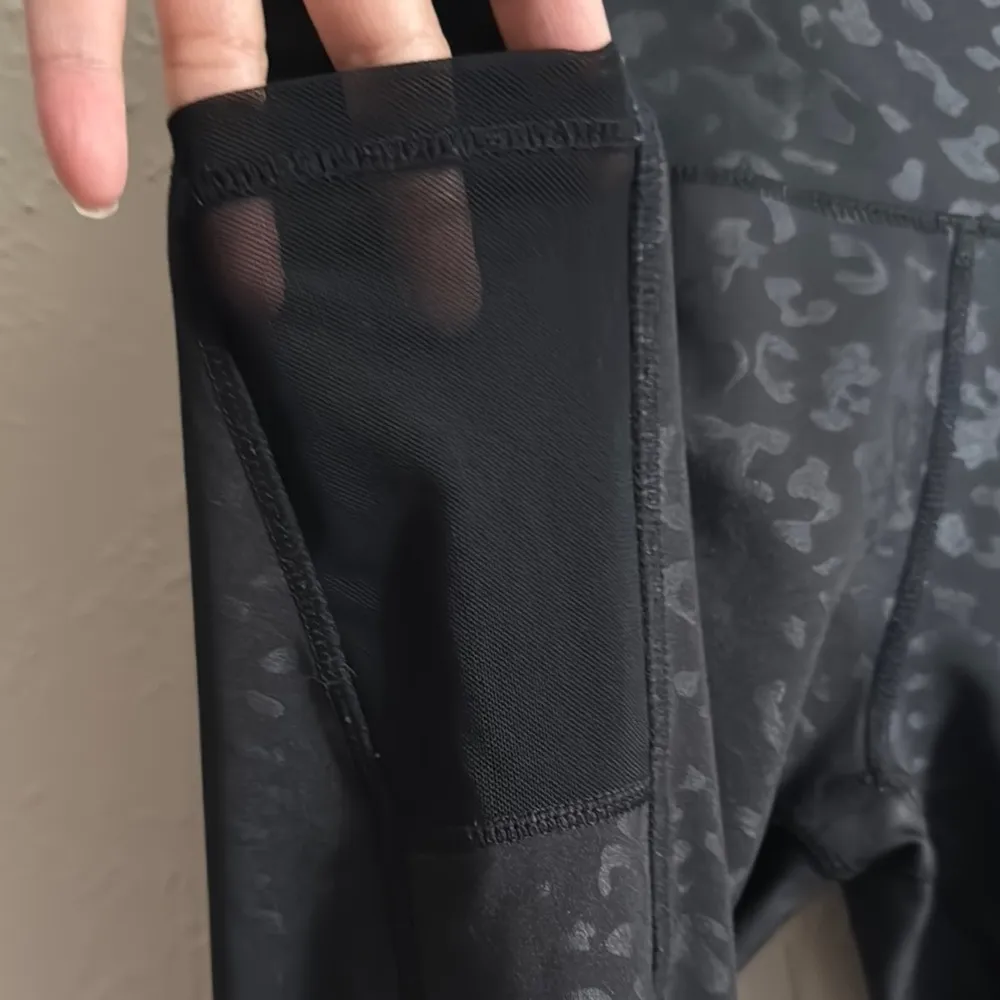 Black Leopard Print Leggings Size L - Image 4