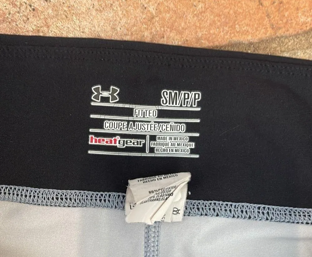 Under Armour Booty shorts small - Image 2