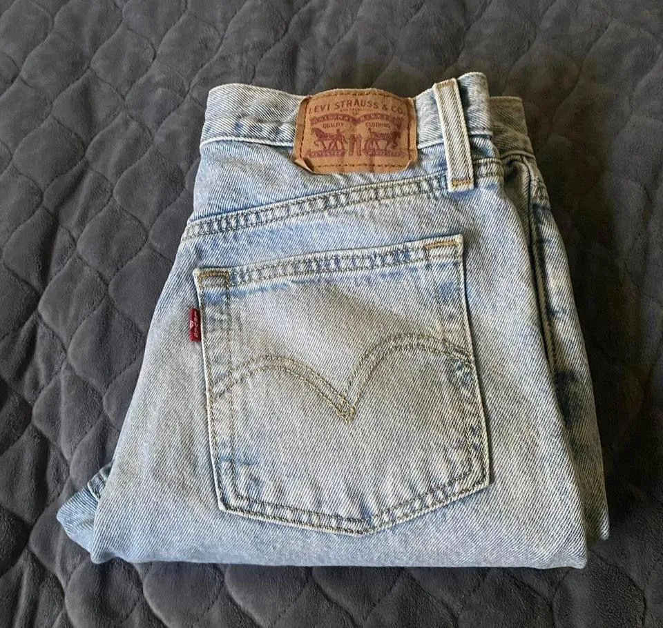 501 light wash blue jeans wedgie straight - Image 4