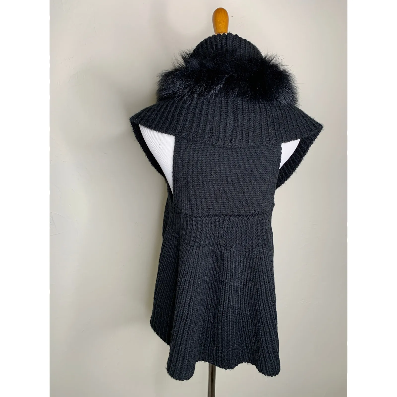 Black Faux Fur Vest Tie Front Whimsygoth Fairy Sz Medium - Image 3