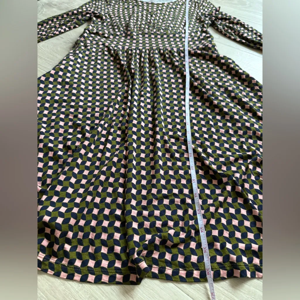 Boden Thea Short Jersey Long Sleeve Dress | Olive Green/Pink Abstract | US 8P Green - Image 7