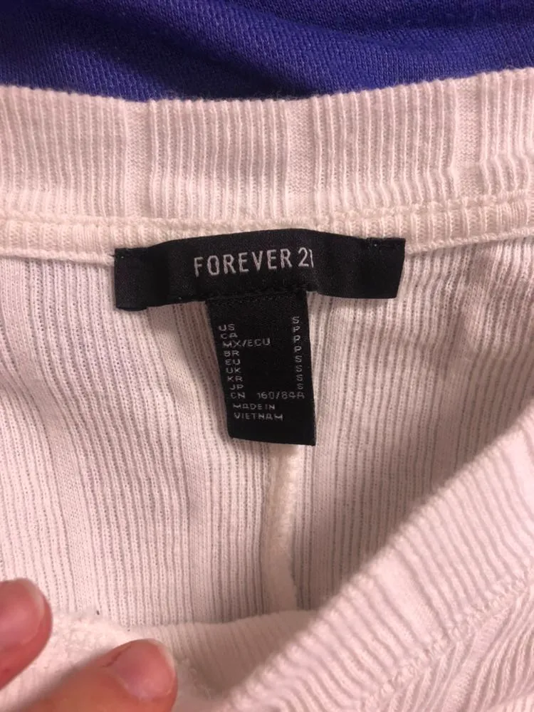 Forever 21 White sweater  - Image 4